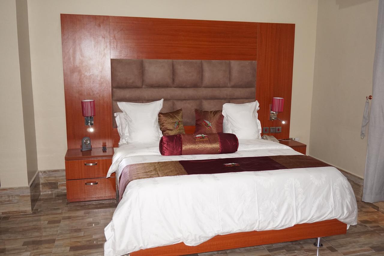 Aenon Suites Oshogbo エクステリア 写真