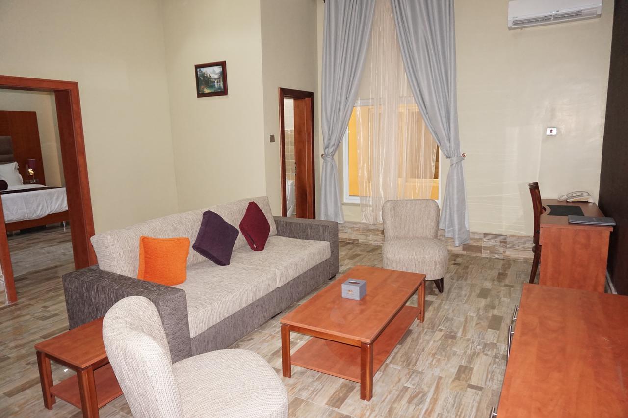 Aenon Suites Oshogbo エクステリア 写真