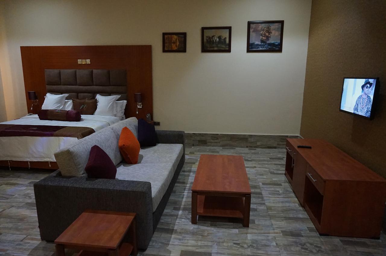 Aenon Suites Oshogbo エクステリア 写真