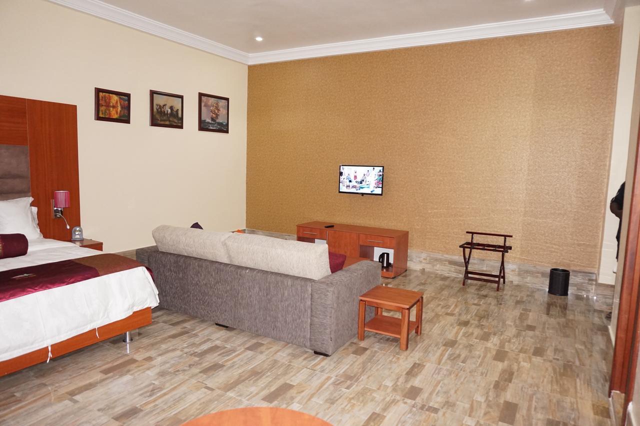 Aenon Suites Oshogbo エクステリア 写真