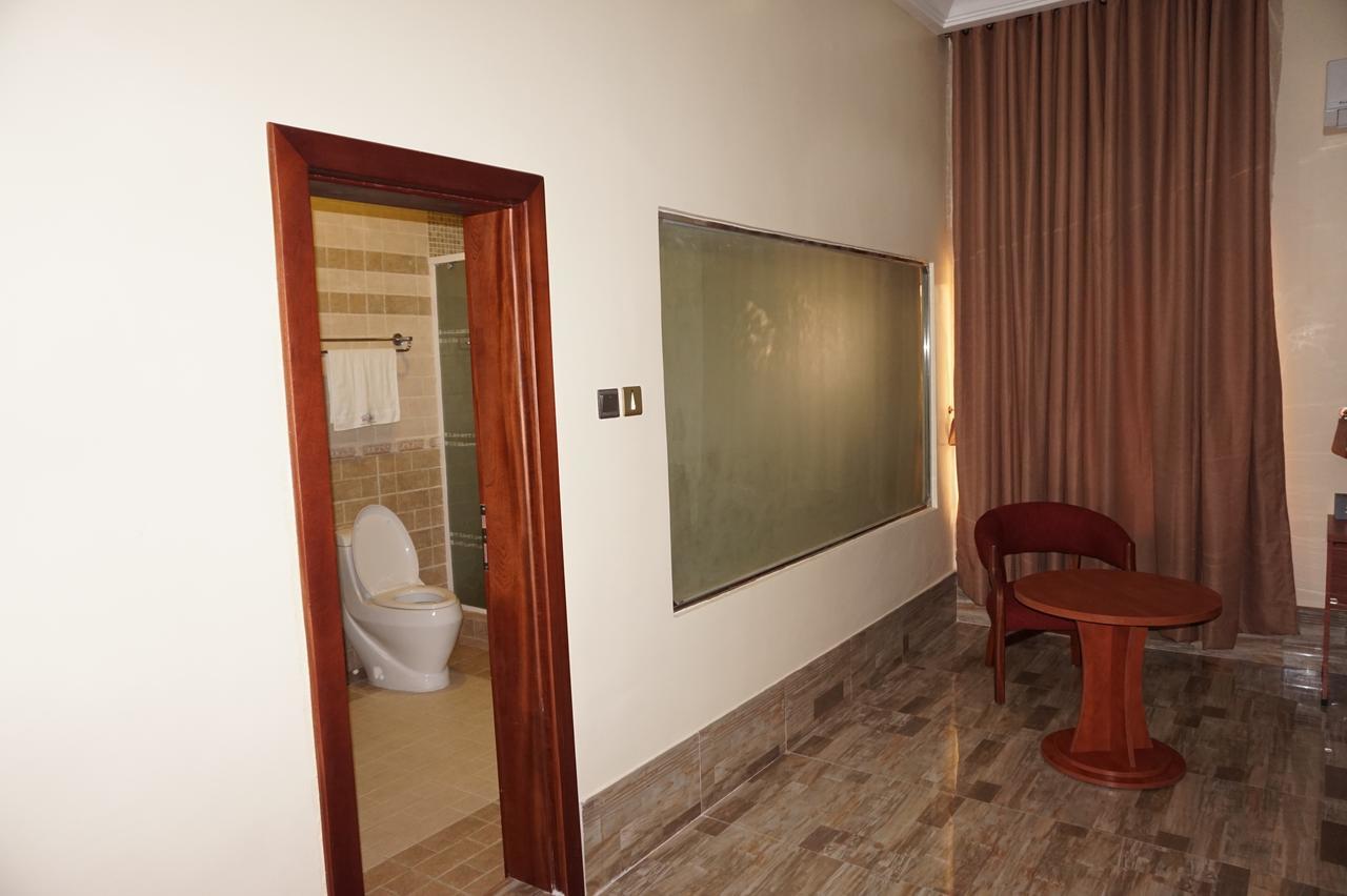 Aenon Suites Oshogbo エクステリア 写真